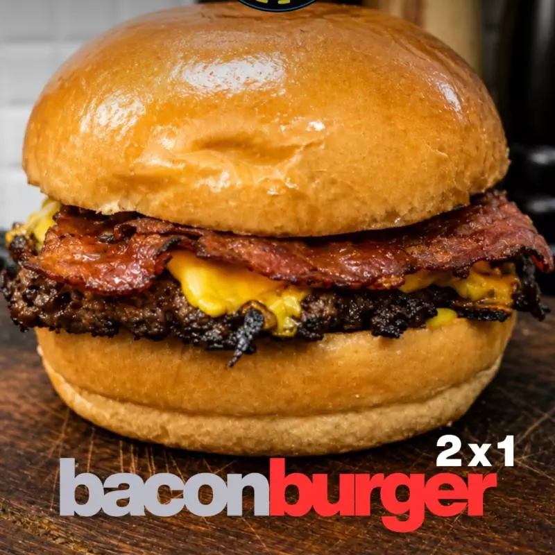 PROMO 2X1 BACON BURGER CON FRITAS ch