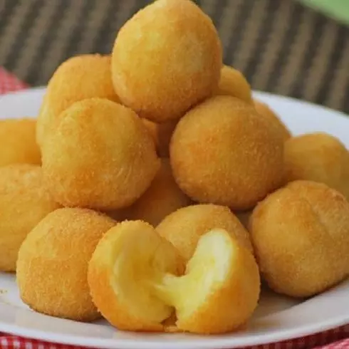 Porção de Bolinho de Queijo