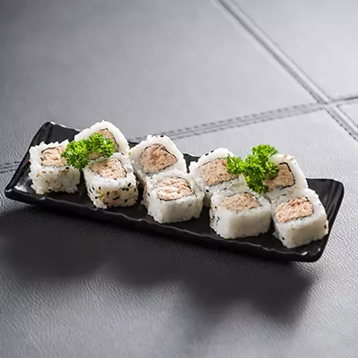 URAMAKI SALMÃO GRELHADO