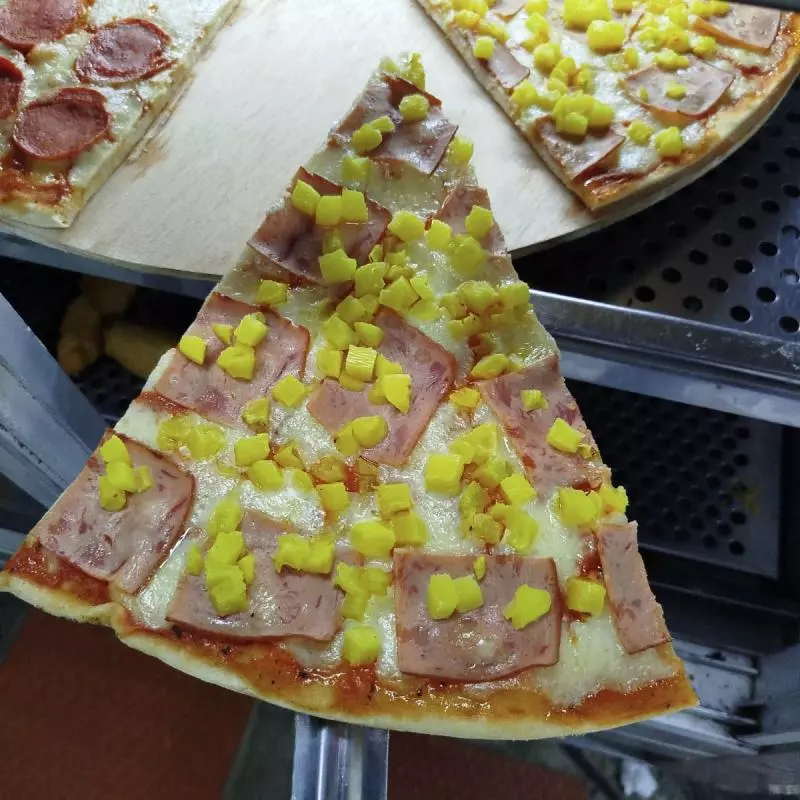 Jamón, queso y maíz