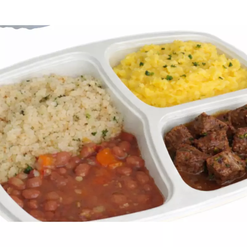 Mini carne desfiada e legumes