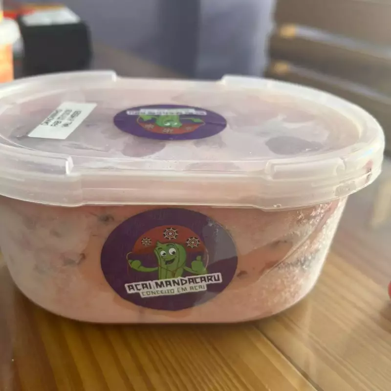 Sorvete de Iogurte Grego com frutas