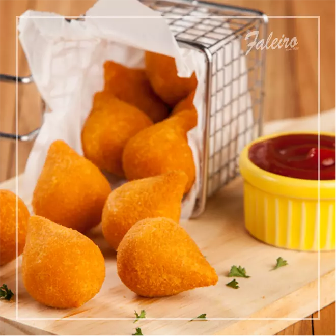 Mini coxinhas de frango