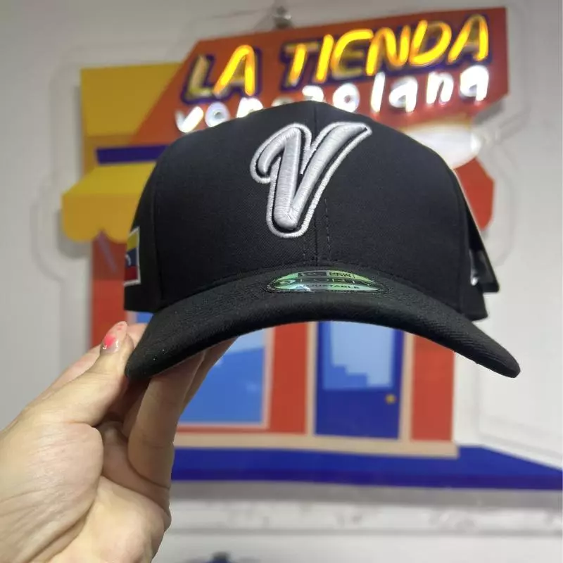 Gorra V negra New era curva