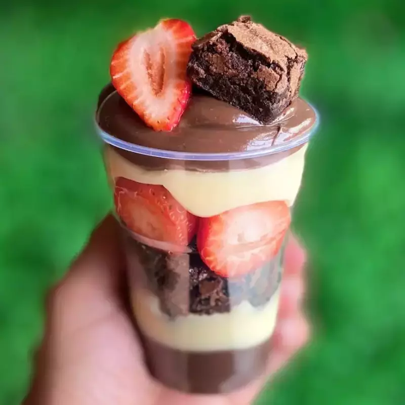 Copo Duo Brownie c/ Morango