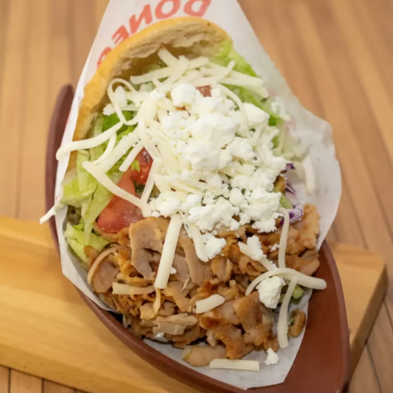 KEBAB (BOCADILLO) CON QUESO