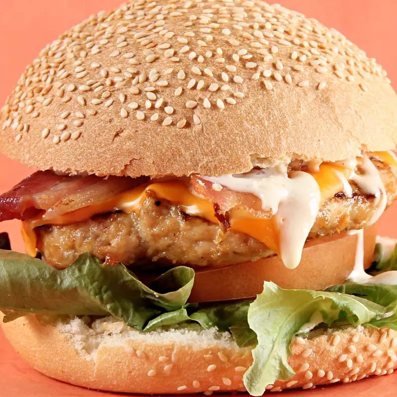 CHICKEN BURGUER