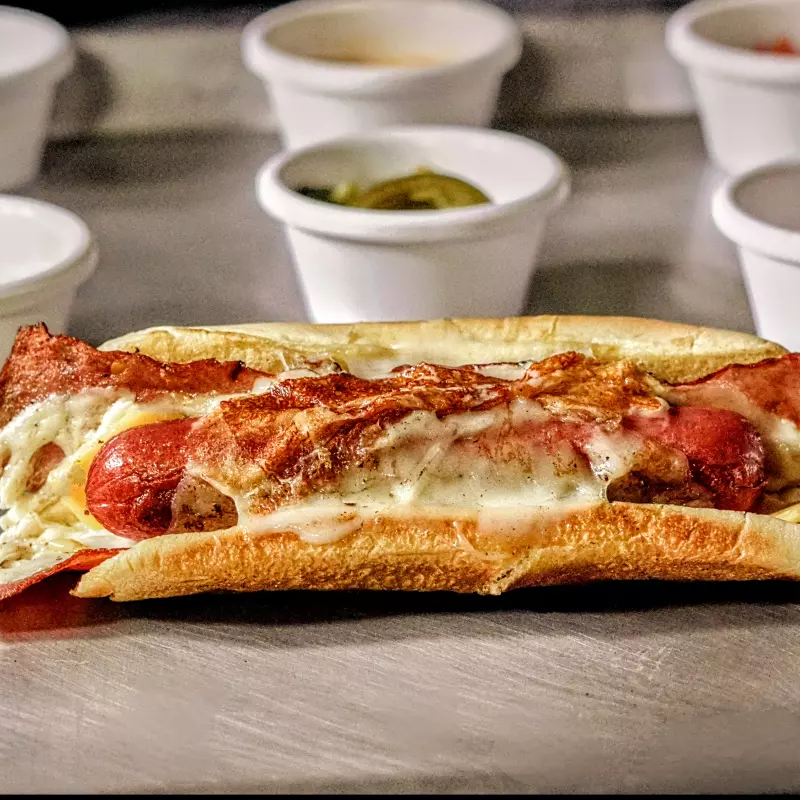 Hot Dog Suizo