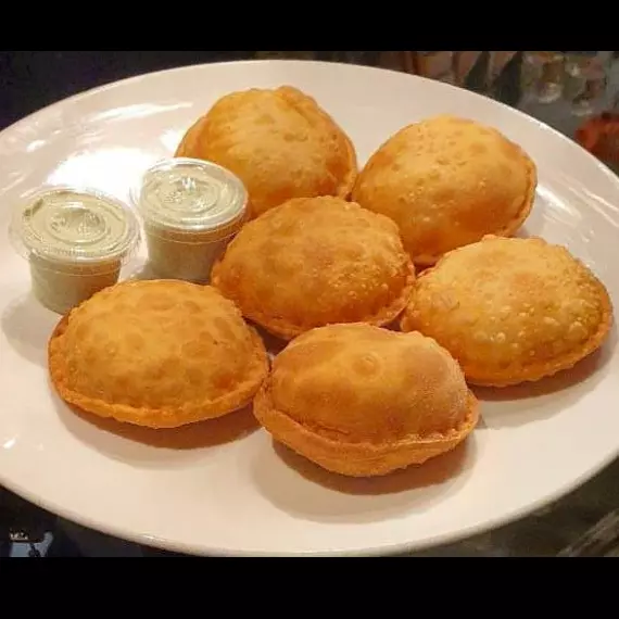 Pastelitos de Tocineta y Queso