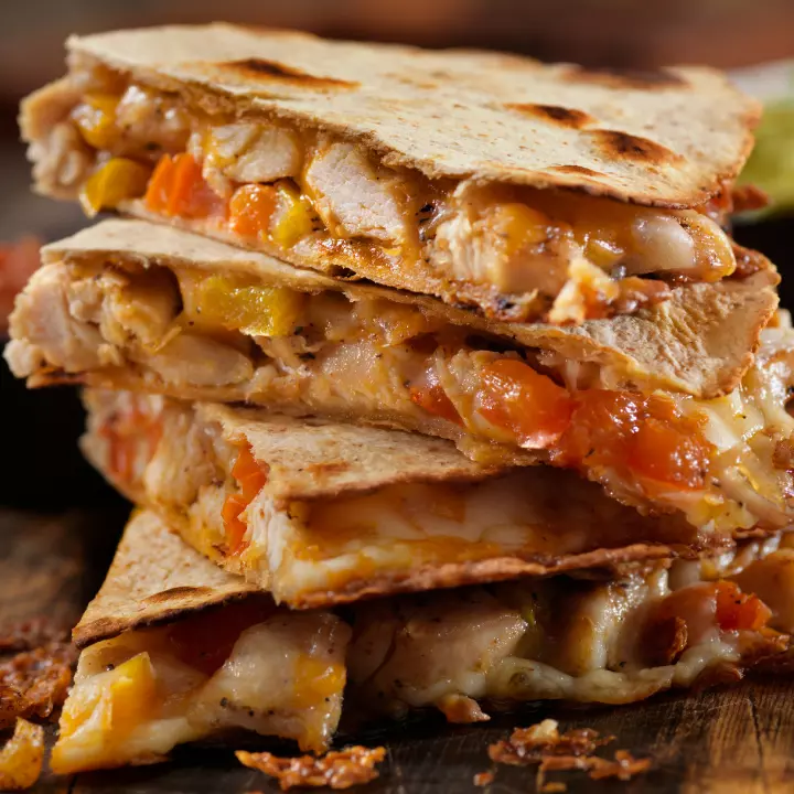 QUESADILHA - FRANGO CREMOSO
