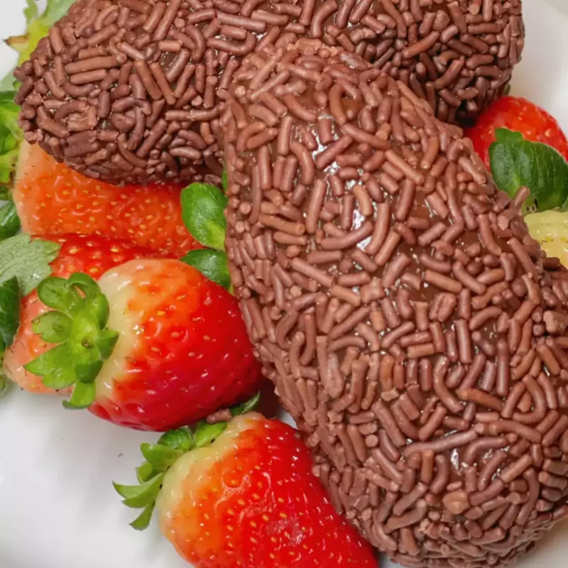 Coxinha de morango duplo