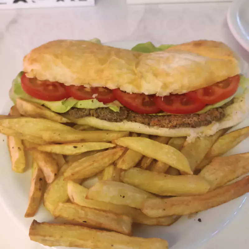 Mila de Seitan con cheddar + pap