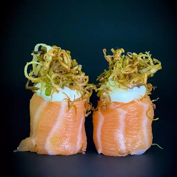 Jōe de salmão e alho poró crispys