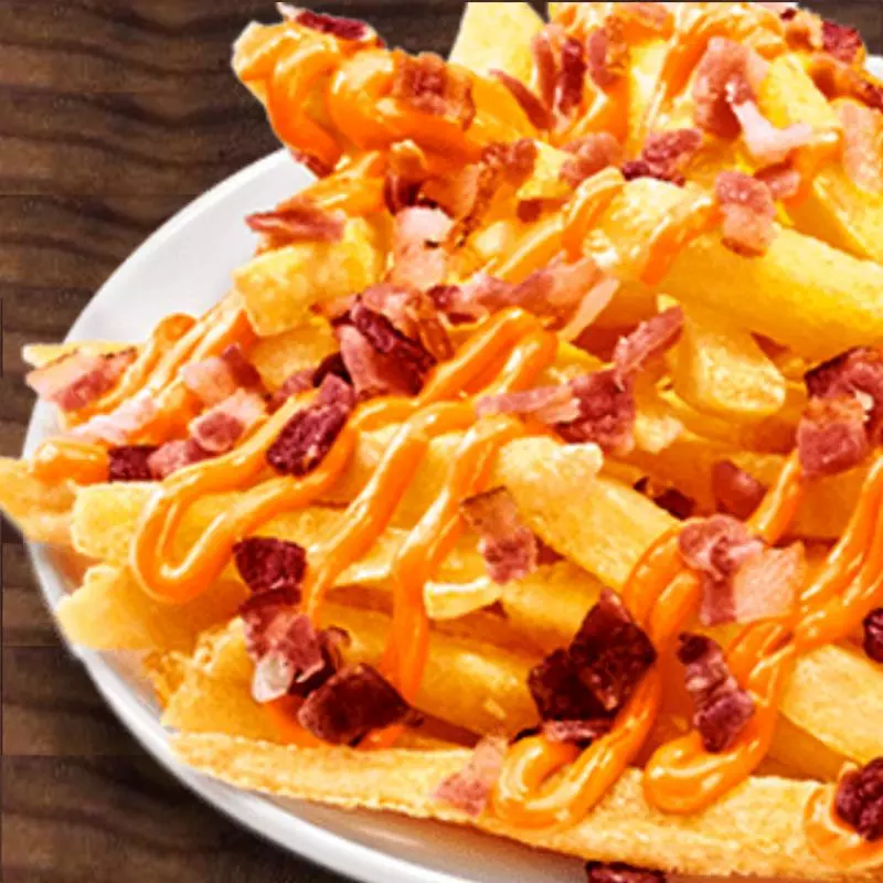 Fritas média com Cheddar e bacon