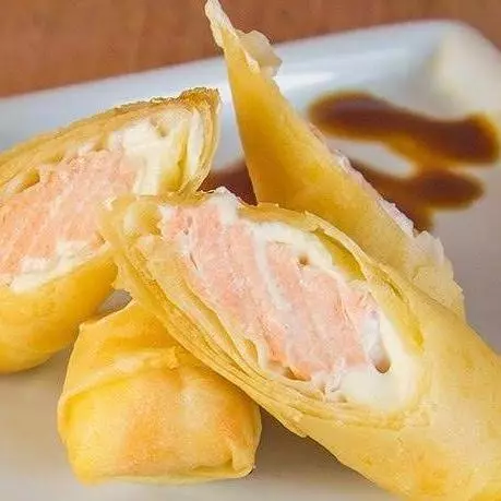 4 peças de harumaki de Salmão