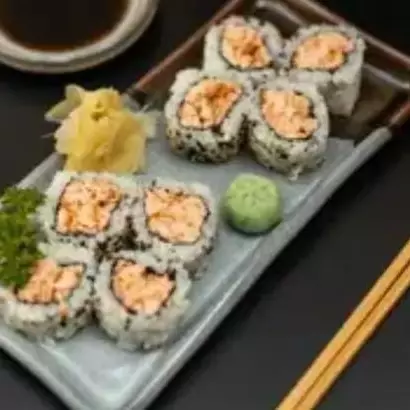 Uramaki de salmão grelhado