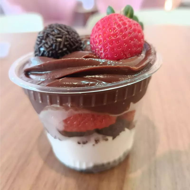 Verrine Chocolate,Morango e Ninho P