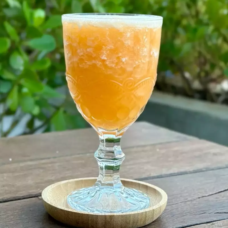 Suco natural de melão
