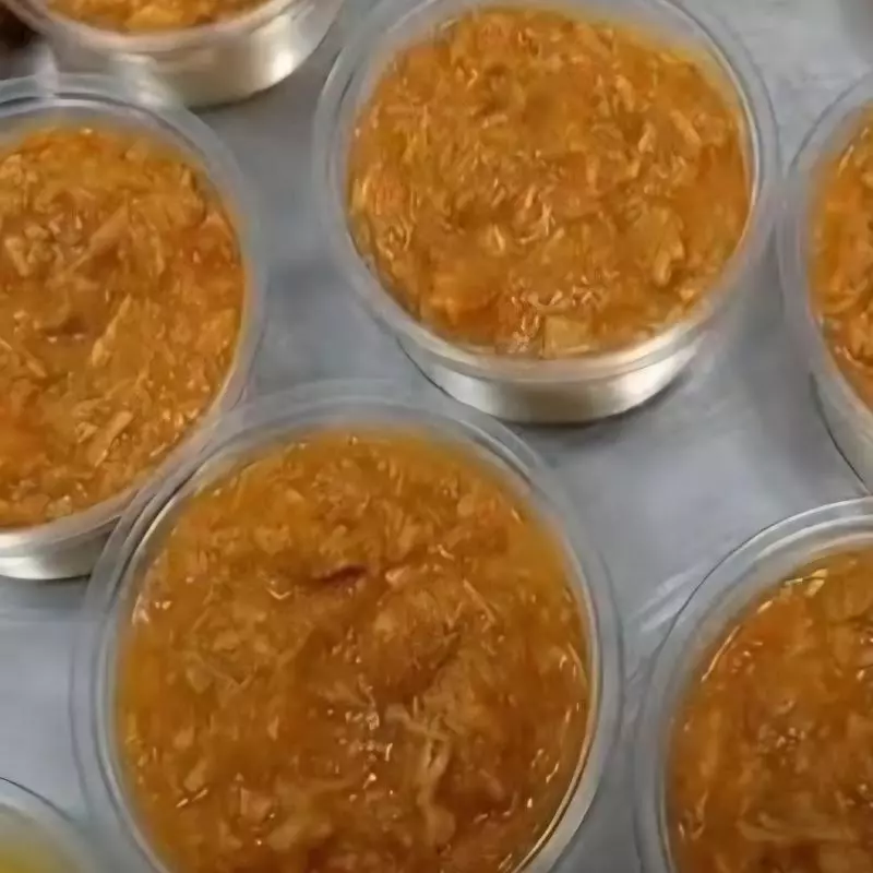 Polenta com galinha velha (sem osso)