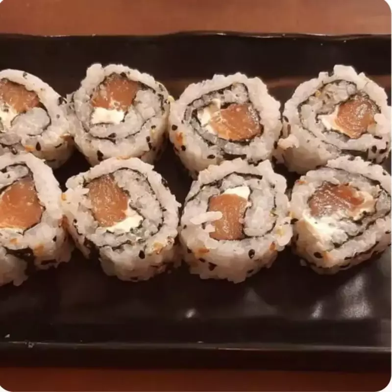 Uramaki salmão (8 unidades)