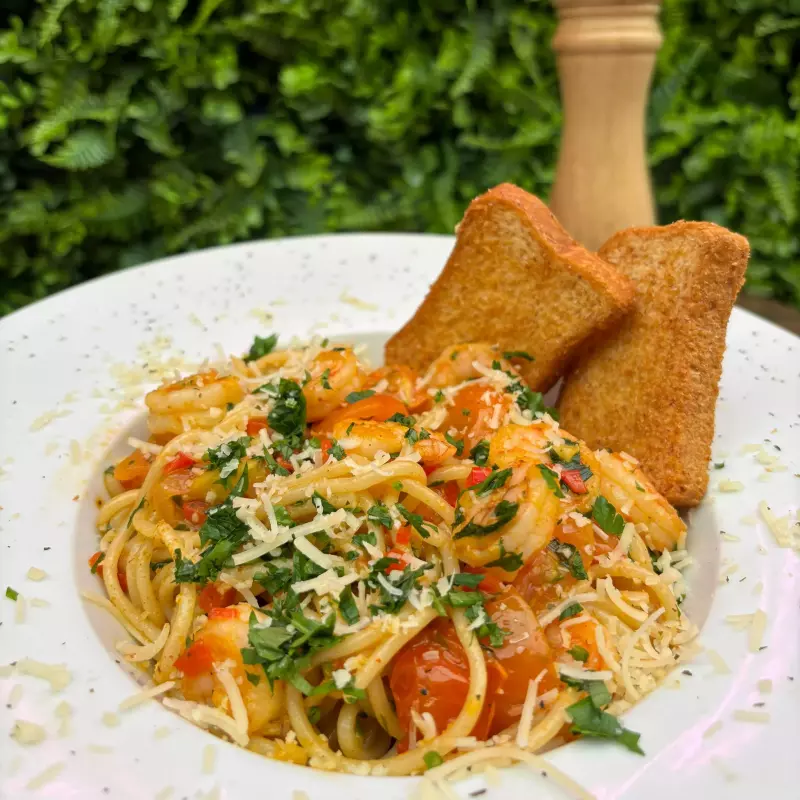 Pasta Camaron al Jardín