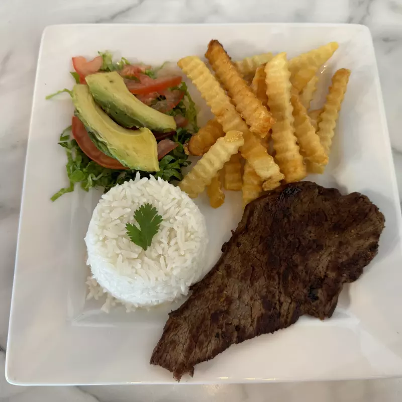 Bistec encebollado