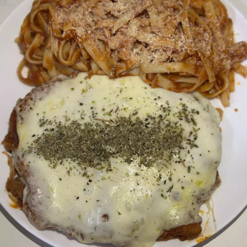 MACARRONADA C/ PARMEDIANA DE FRANGO