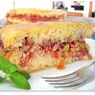 Torta lowcarb de calabresa com catup