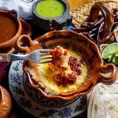 Queso fundido con chistorra