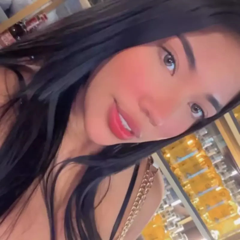 Moll Browm  sin borde realista 🐎