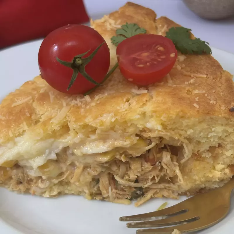 Fatia de torta de frango catupiry