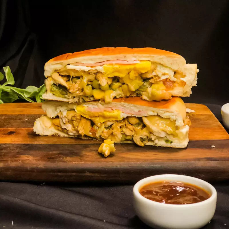 Xis Iscas de Frango Acebolado