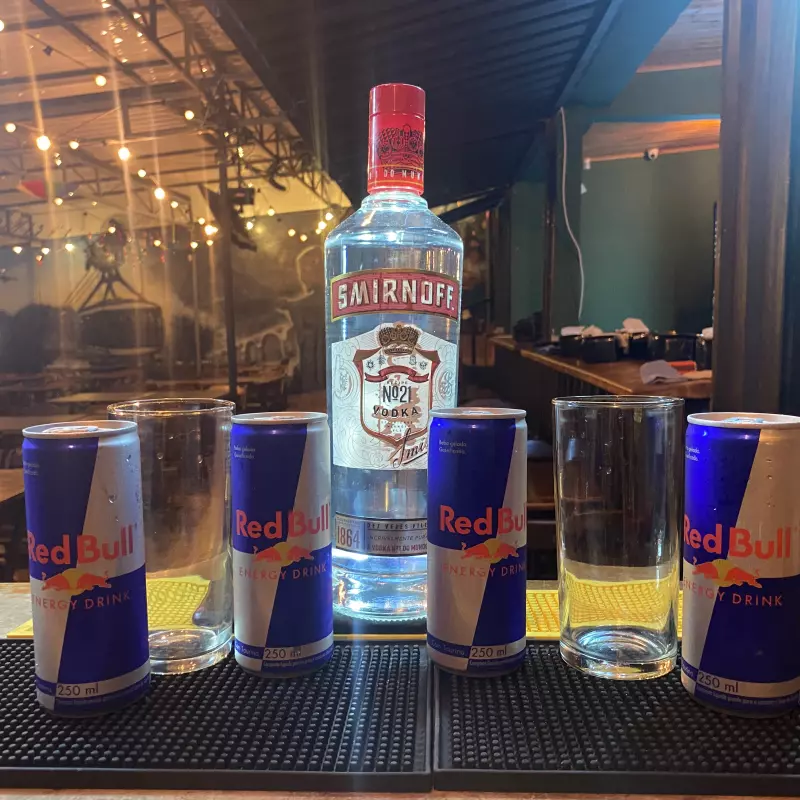 SMINORFF + 4 RED BULL 250ml