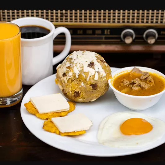 COMBO MIXTO CON FRITADA/QUESO