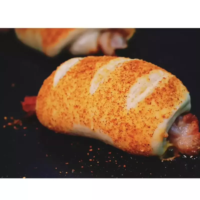 凶牙利 pan relleno con tocino