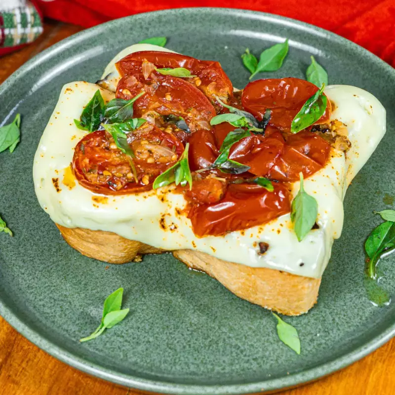 Torrada Petropolis Caprese