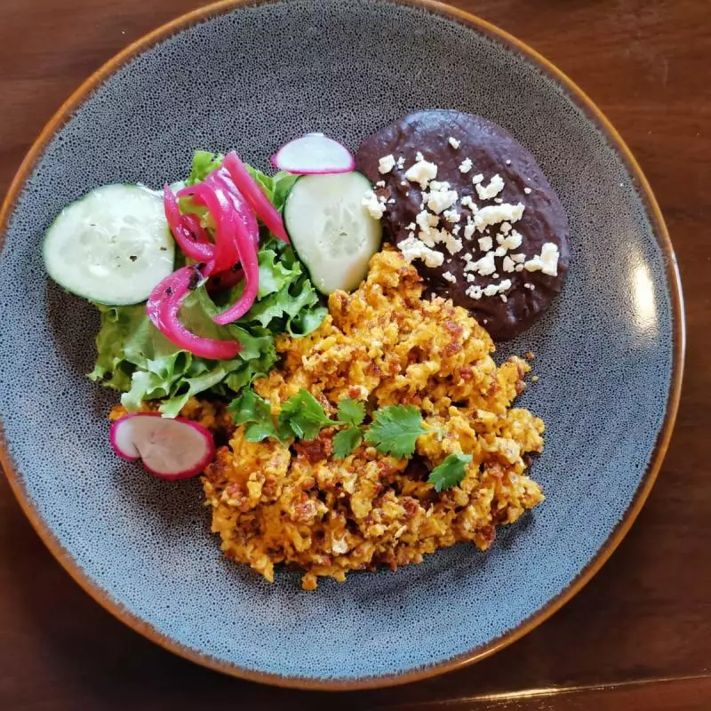SCRAMBLED EGGS WITH LONGANIZA
