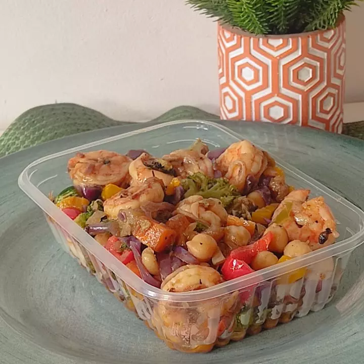 Salada de Camarão com grão de bico(copy)