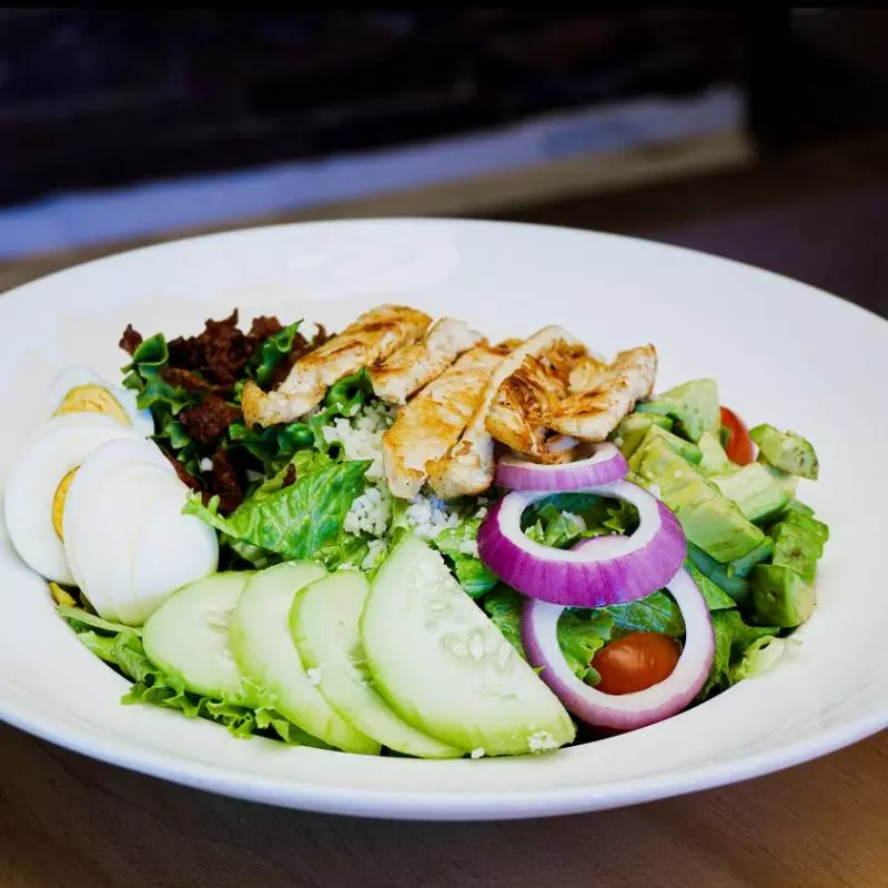Ensalada Cobb con pechuga