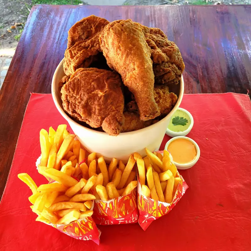 6 Piezas + 2 Fritas Grandes