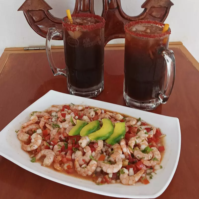 Ceviche grande + 2 michelitros