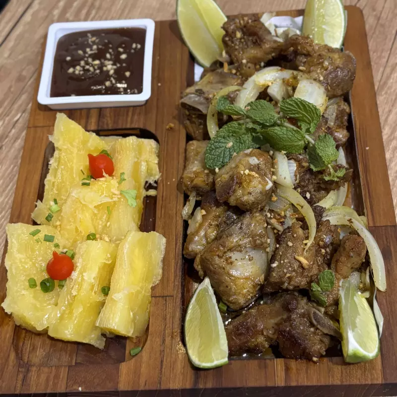 COSTELINHA SUÍNA C/ MANDIOCA 700G