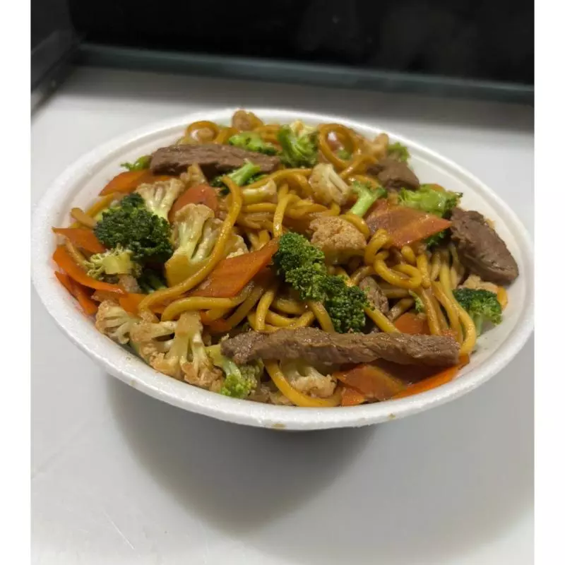 Yakisoba pequeno carne