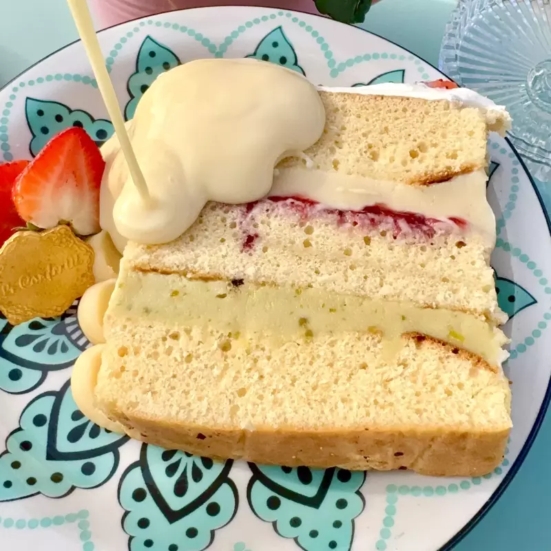 Pistáchio com geleia de morango