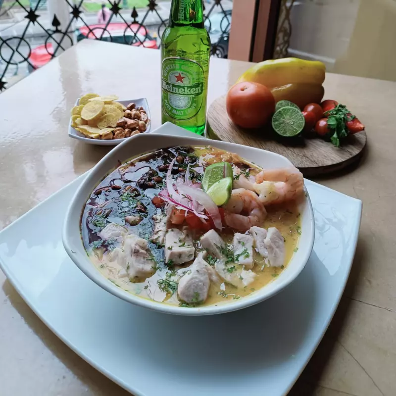 CEVICHE MIXTO (2 MARISCOS)