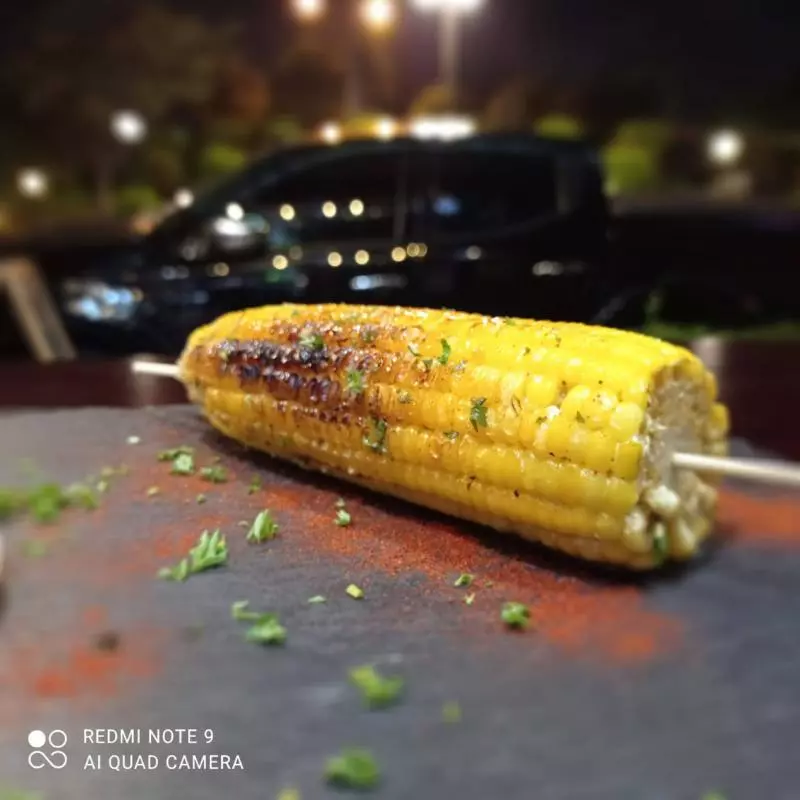 Elote Asado con Mantequilla