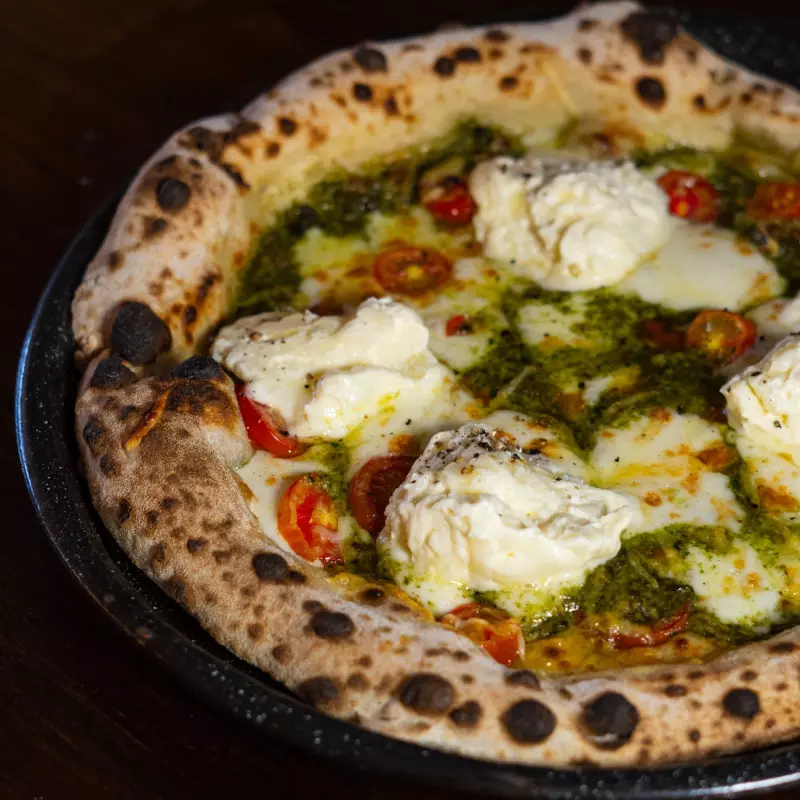 PIZZA PESTO E CUORE DI BURRATA