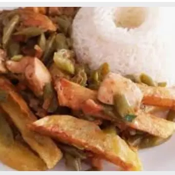 Saltado con vainita de Pollo