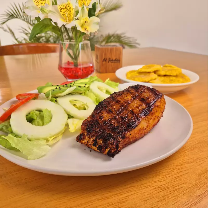 Paiche en salsa anticuchera