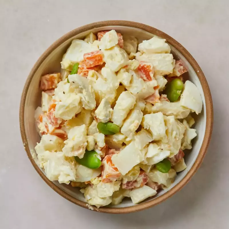 Ensalada rusa con manzana